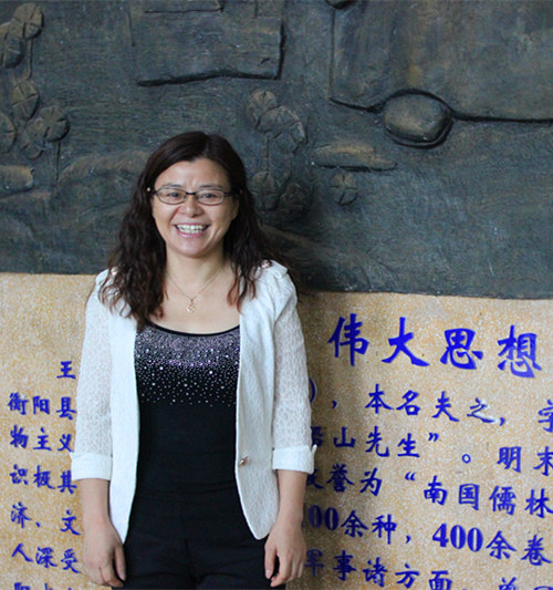 英国365集团十佳教师之肖石英老师